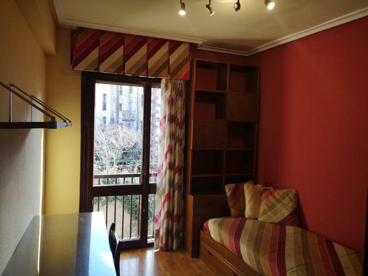 Apartamento GALLARZA con Parking Ezcaray Bagian luar foto